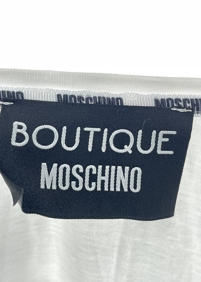 Moschino T-shirt %70 İndirimli. - Görsel 4