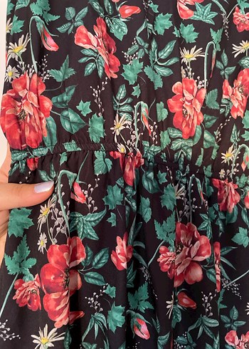 Çiçek Desenli V Yakalı Midi Elbise - Görsel 4