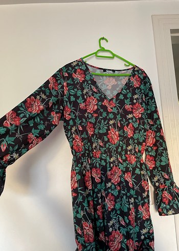 Çiçek Desenli V Yakalı Midi Elbise - Görsel 3