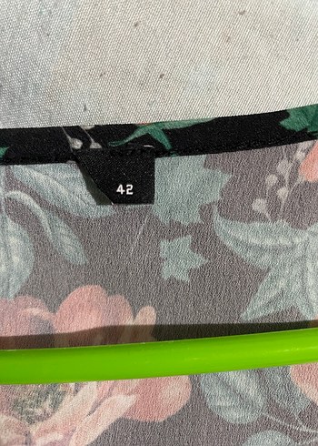 Çiçek Desenli V Yakalı Midi Elbise - Görsel 7