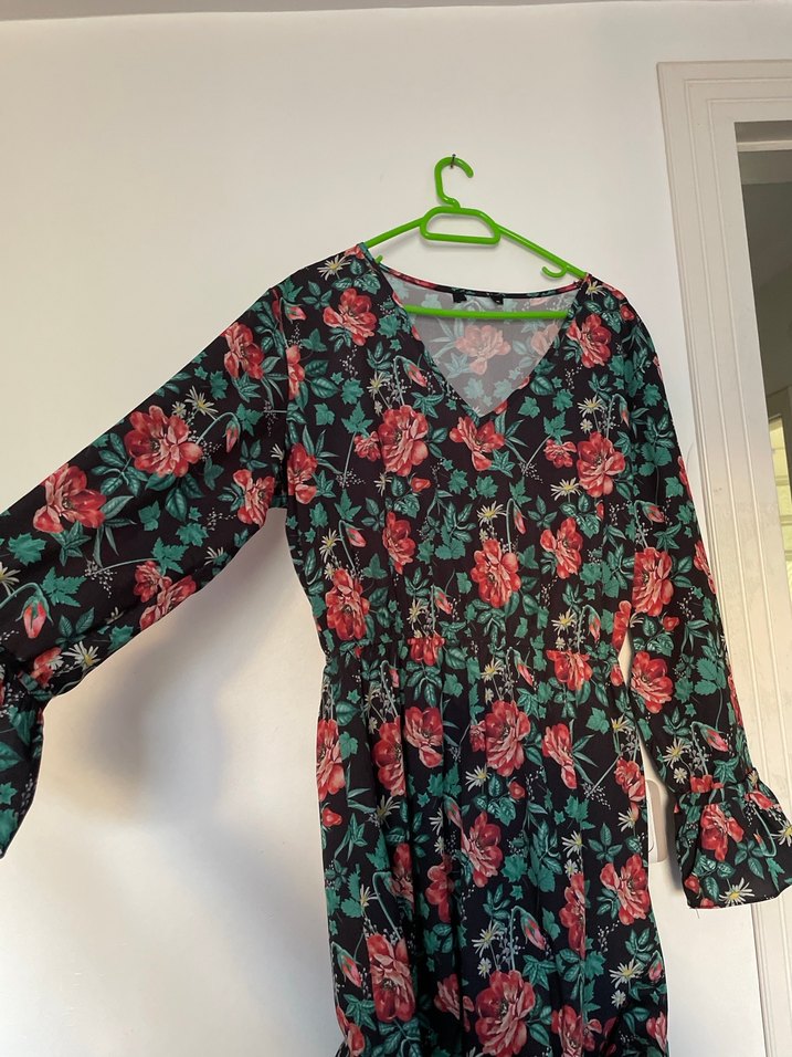 Çiçek Desenli V Yakalı Midi Elbise - Görsel 3