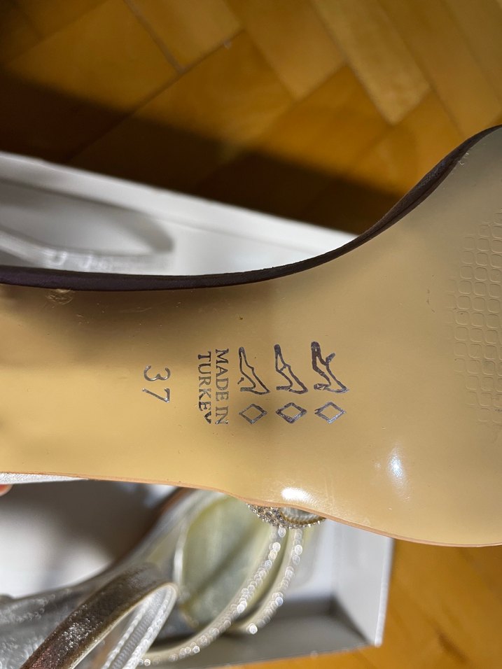 Gümüş Taş Detaylı Bilekten Bağlamalı Abiye Ayakkabı - Görsel 5