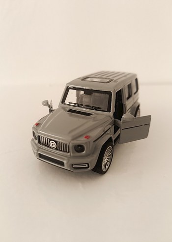 Metal ve çek bırak Jeep