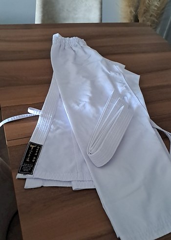 2K Beyaz Karate Gi Seti Rahat Ve Sik