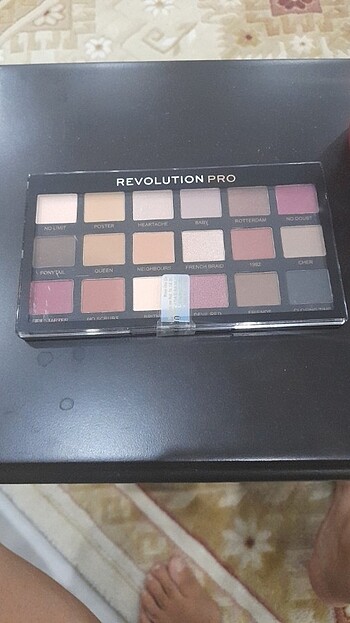 Revolution pro far paleti