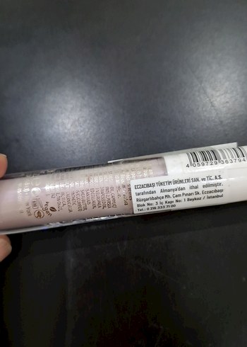 Essence Extreme Care Hidrating Glossy Lip Balm - Görsel 2