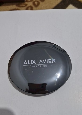 Alix Avien