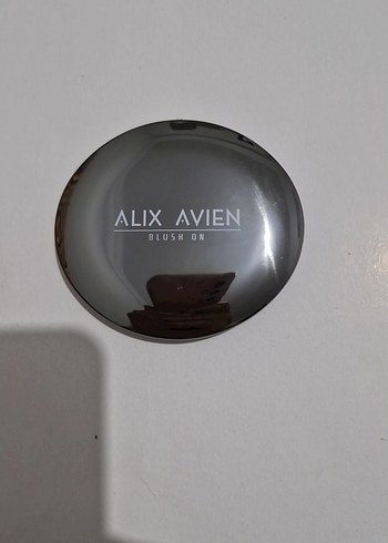 Alix Avien