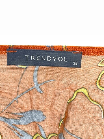 36 Beden çeşitli Renk Trendyol & Milla Mini Üst %70 İndirimli.