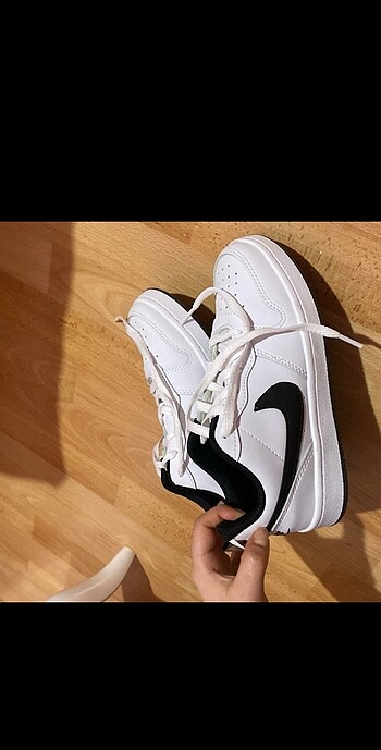 37 Beden beyaz Renk Nike court borough