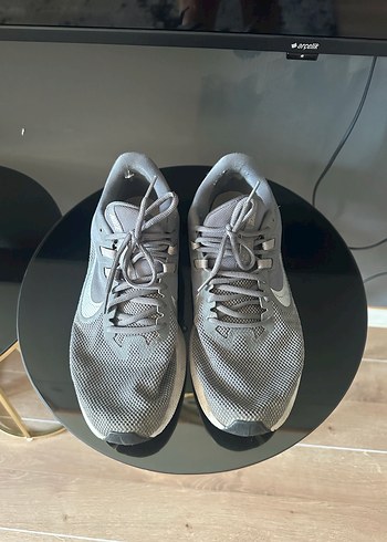 Gri Bağcıklı Erkek Spor Ayakkabısı