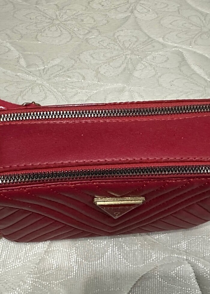 Guess kırmızı çift gözlü çanta - Görsel 2