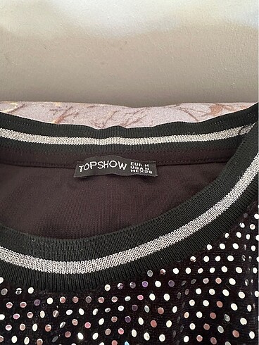 Guess Simli crop giyilmemiş bluz