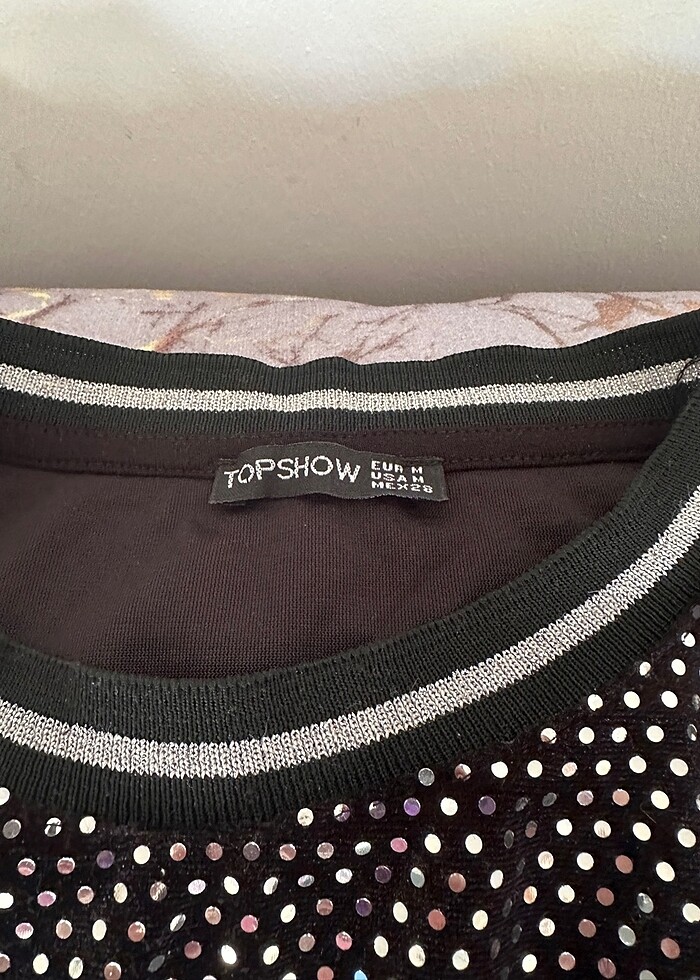 Simli crop giyilmemiş bluz - Görsel 2