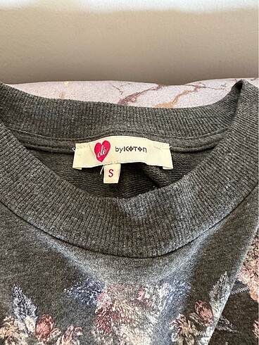 Koton Gri çiçekli crop koton bluz