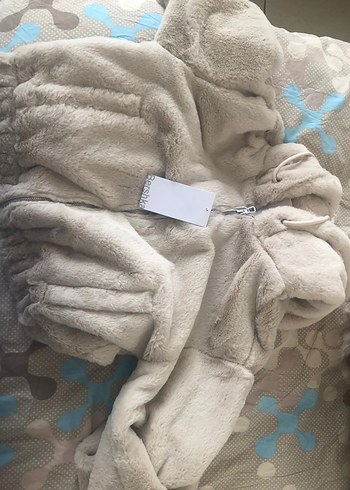 Bershka Suni yünlü peluş çeket