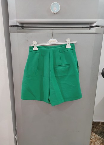 Zara Düğmeli Yeşil Mini Şort