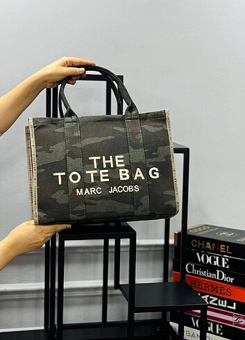 Beden ?? THE TOTE BAG MARC JACOBS LÜTFEN TEKLİF VERMEYİ UNUTMAYIN