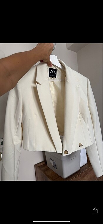 Zara cropped blazer