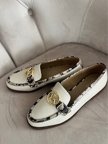 37 Beden Michael Kors Babet