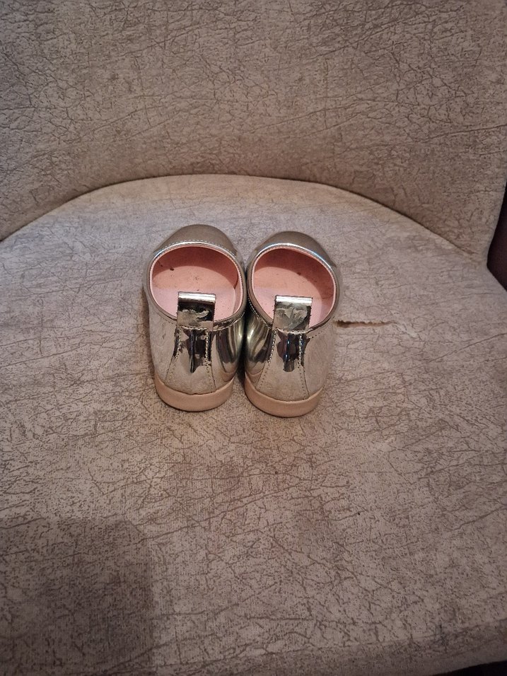 Kız Çocuk Altın Renk Tokalı Babet - Görsel 2