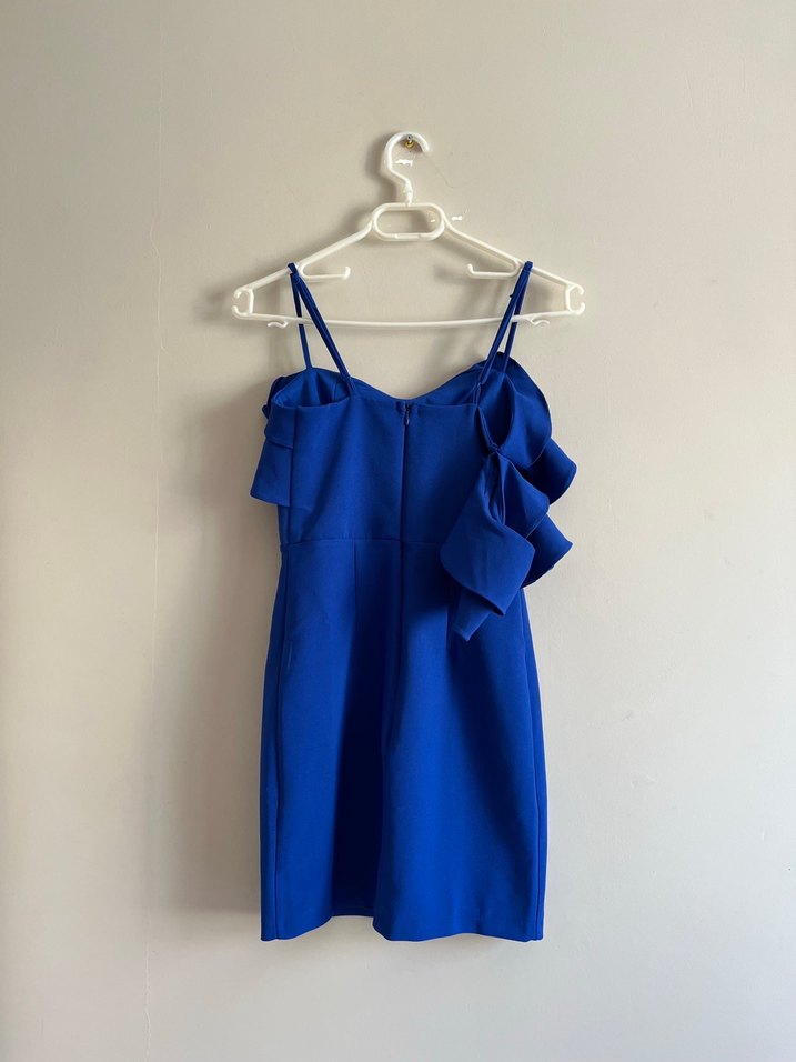 Parlak Mavi Volanlı Askılı Midi Elbise - Görsel 3