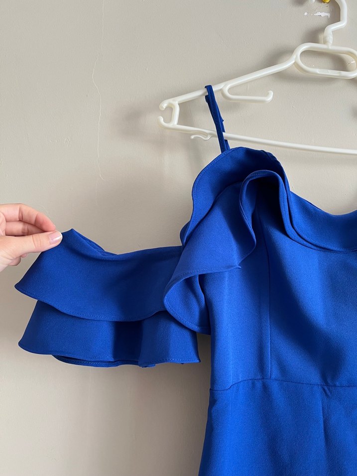 Parlak Mavi Volanlı Askılı Midi Elbise - Görsel 2