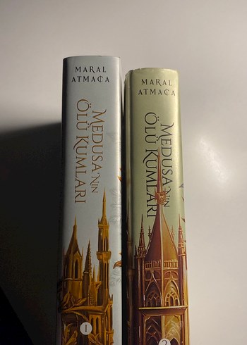  Medusa'nın Ölü Kumları 1-2 Seti - Maral Atmaca