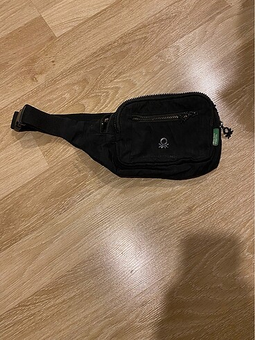 BENETTON BEL ÇANTASI
