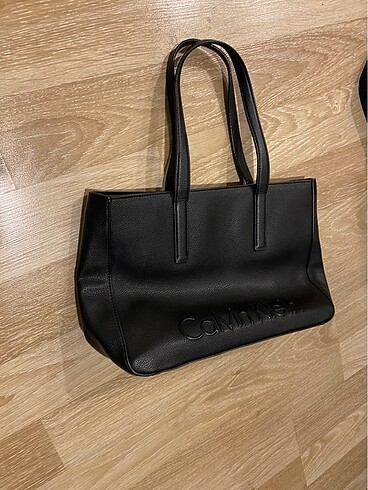 CALVIN KLEIN KOL ÇANTASI