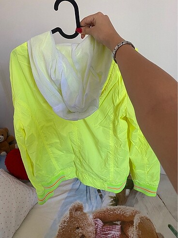 xl Beden Defacto neon sarı yağmurluk