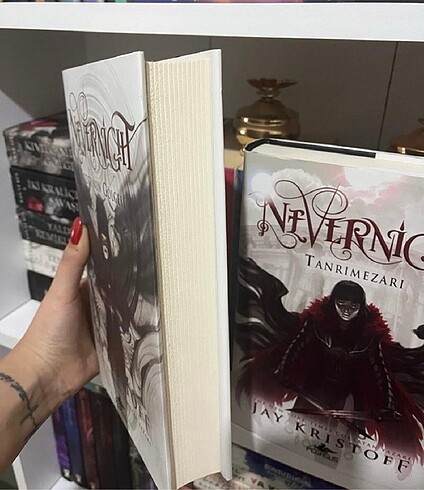 Nevernight kitap