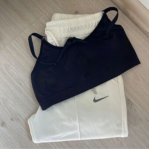 NİKE SPOR TAKIMI