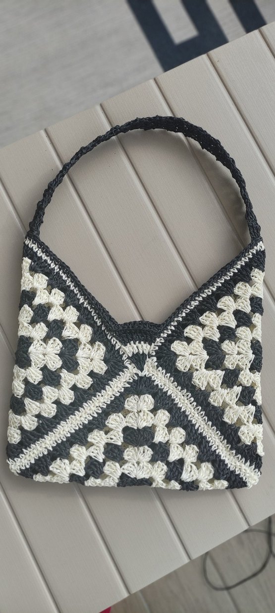 Siyah Beyaz Örgü Kadın Çanta - Görsel 4