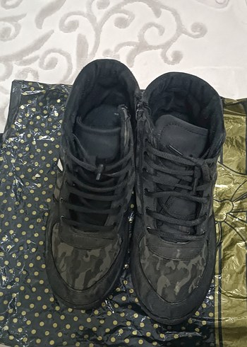 Skechers Camo Detayli Siyah Bagcikli Sneaker