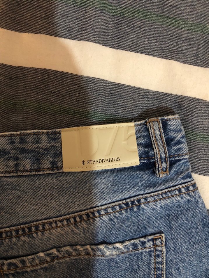 Stradivarius Mini Denim Şort - Görsel 2