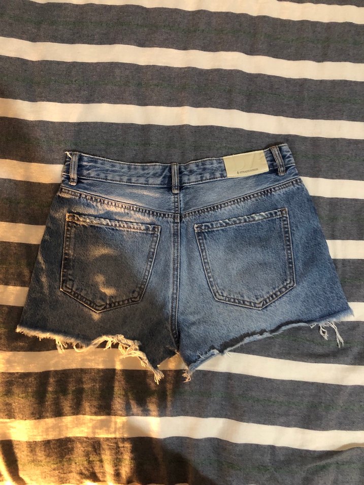 Stradivarius Mini Denim Şort - Görsel 4