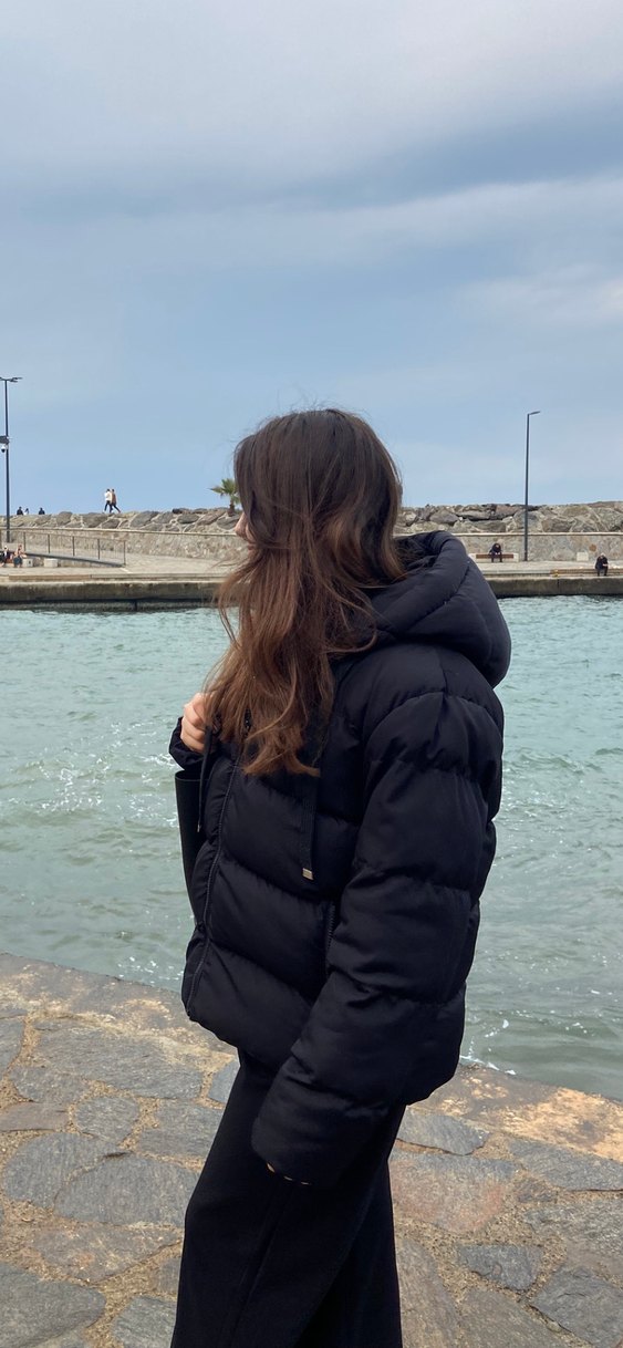 Siyah şişme mont - Görsel 2