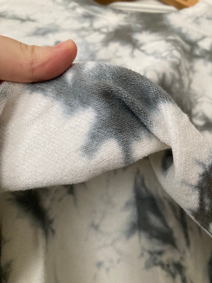 Mavi Marka Batik Desen Uzun Kollu Crop Kadın Sweatshirt - Görsel 3