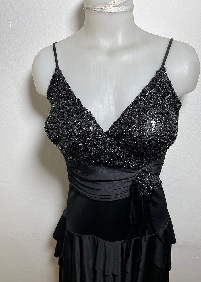 İnce askılı abiye elbise - Görsel 4