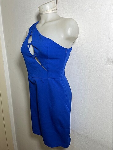 Tek omuz göğüs dekolteli elbise - Görsel 2