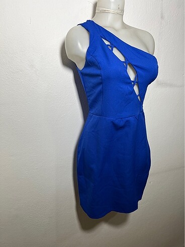 Tek omuz göğüs dekolteli elbise - Görsel 3