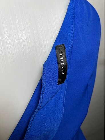 Tek omuz göğüs dekolteli elbise - Görsel 8