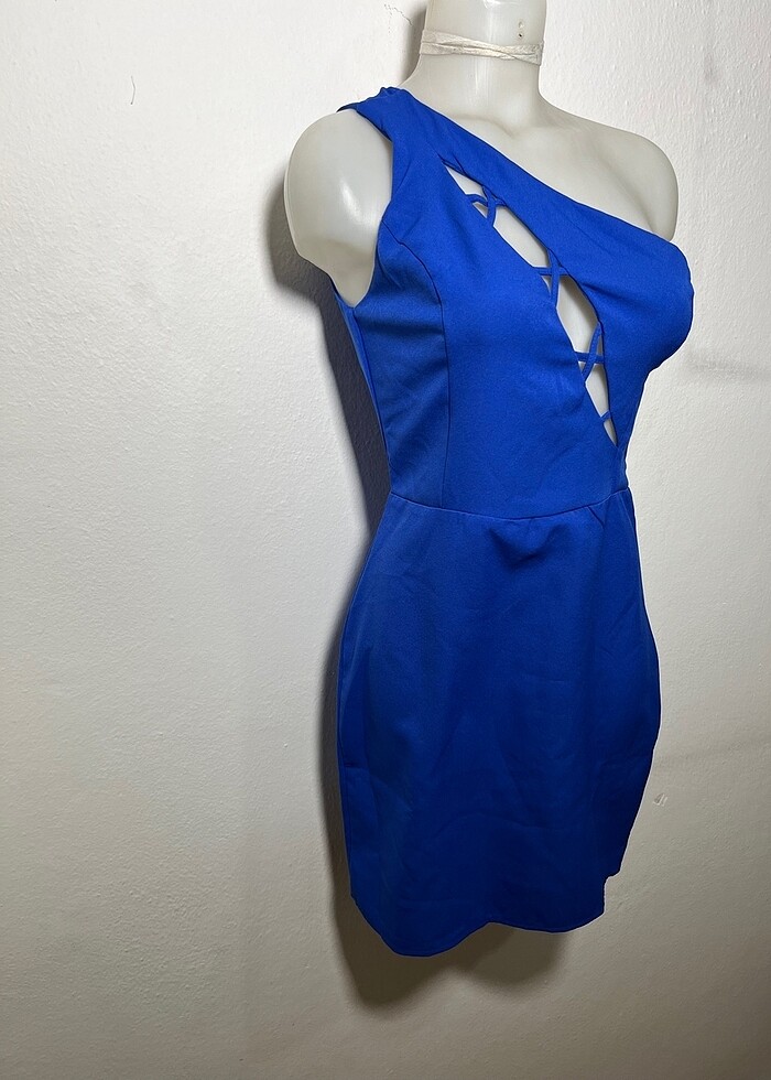 Tek omuz göğüs dekolteli elbise - Görsel 3