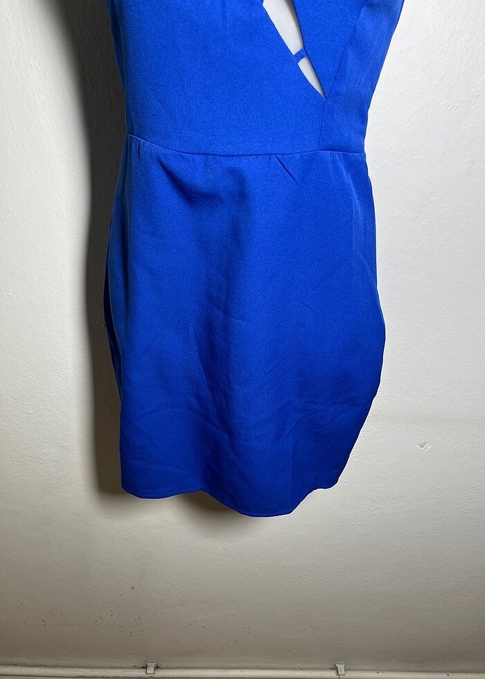 Tek omuz göğüs dekolteli elbise - Görsel 5