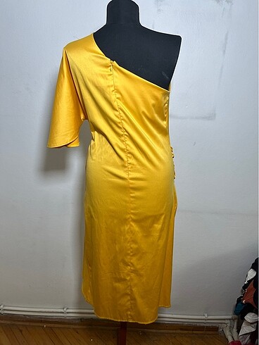 Tek omuz saten elbise - Görsel 6