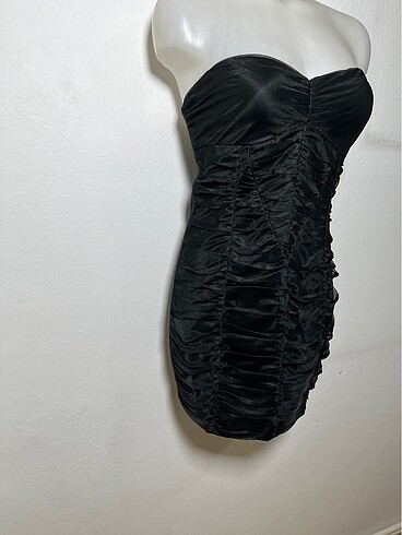 Straplez büzgülü elbise - Görsel 3