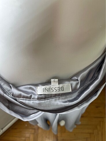 V yaka elbise - Görsel 7