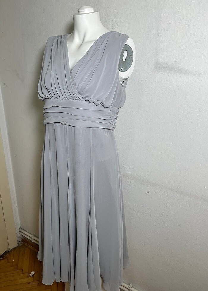 V yaka elbise - Görsel 2