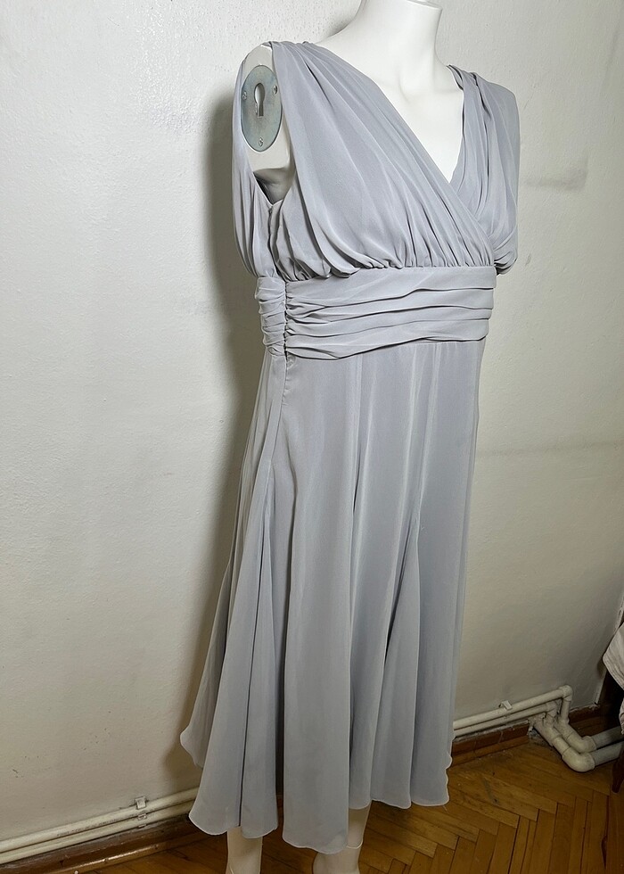 V yaka elbise - Görsel 3